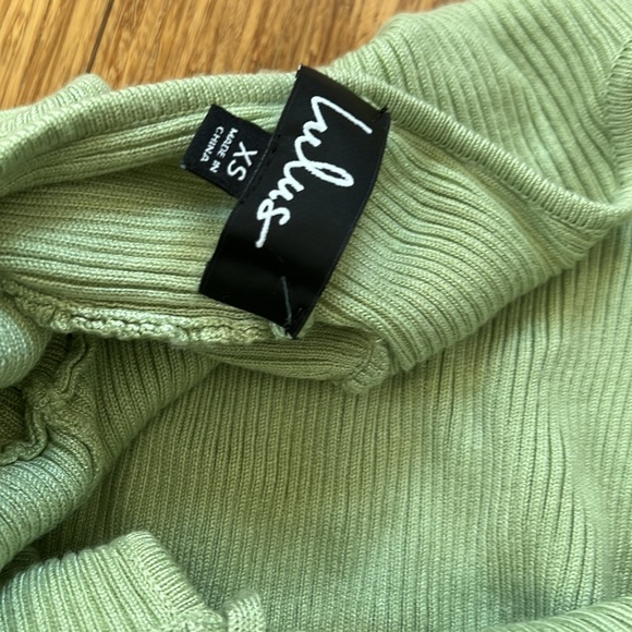 EUC Lulus Sweater - Picture 2 of 5